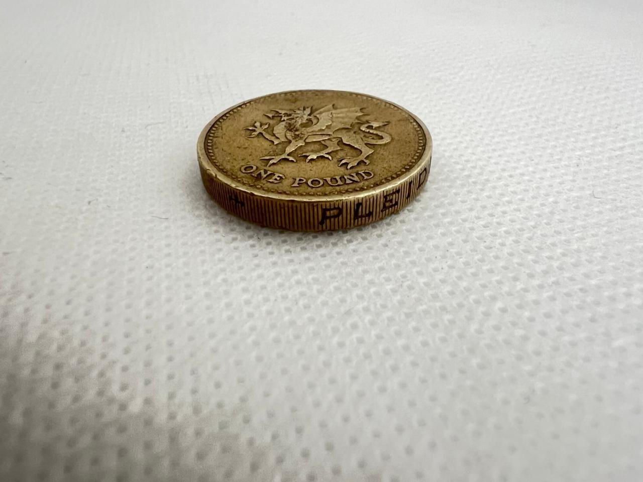 Inscripción 1 libra Reino Unido 2000 (1)